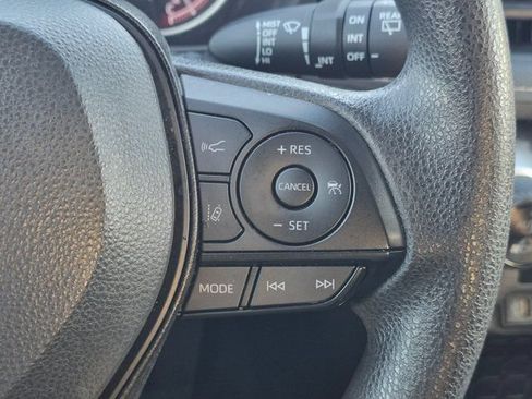 Used 2024 Toyota RAV4 XLE FWD image 22