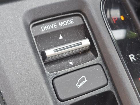 Used 2025 Honda CR-V Sport Touring image 9