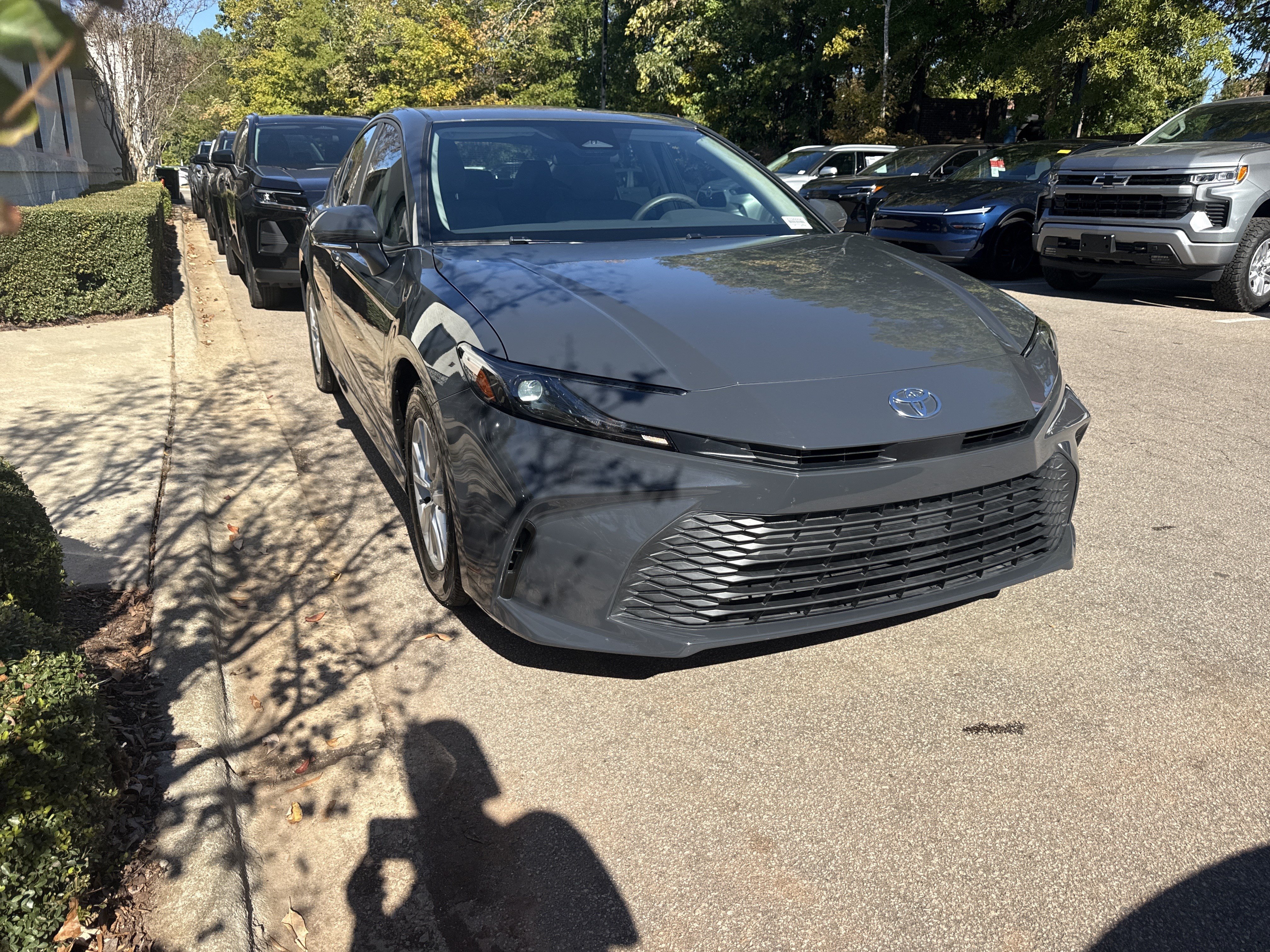Used 2025 Toyota Camry LE FWD image 10