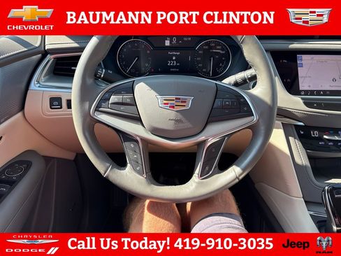 Used 2022 Cadillac XT5 Premium Luxury FWD image 13