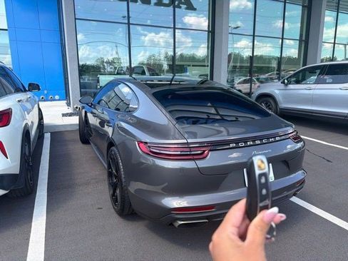Used 2017 Porsche Panamera 4 AWD/4WD image 9