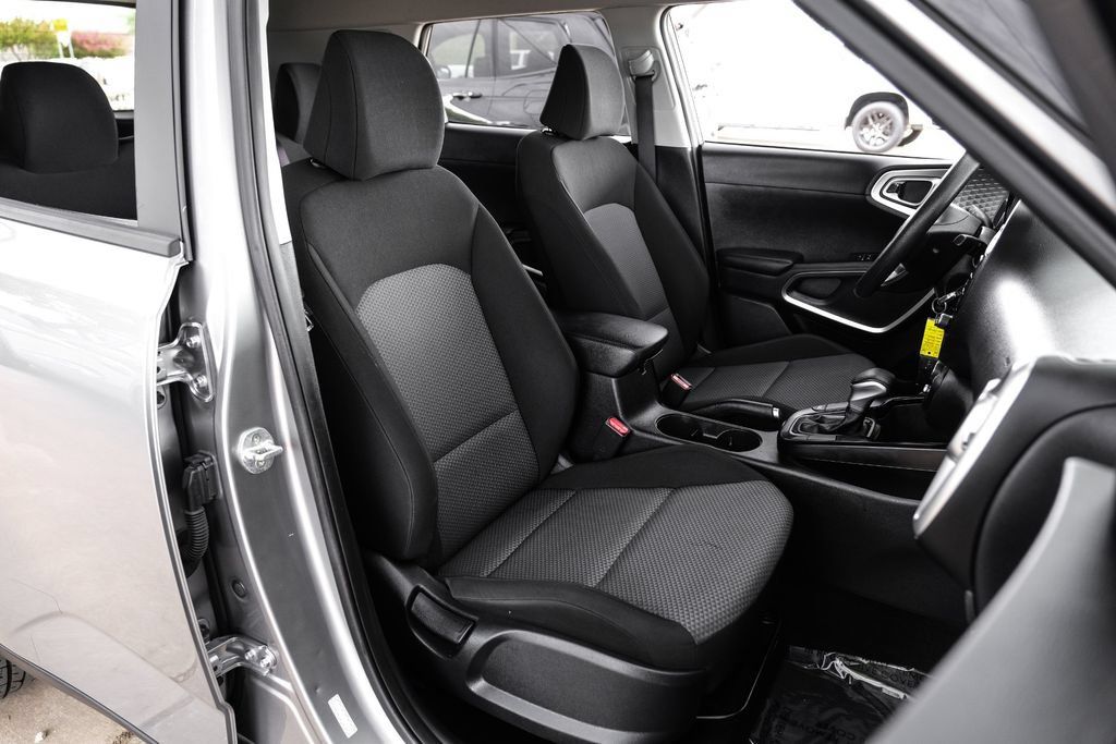 Used 2022 Kia Soul LX w/ Technology Package FWD image 32