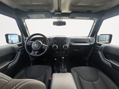 Used 2017 Jeep Wrangler Unlimited Sahara w/ Max Tow Package image 13