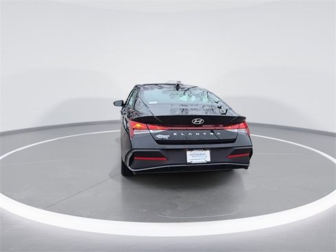 New 2026 Hyundai Elantra SE image 7