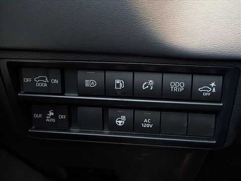 Used 2023 Toyota Sequoia Platinum AWD/4WD image 18