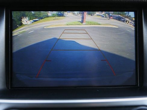 Used 2020 Chevrolet Suburban LS RWD image 28