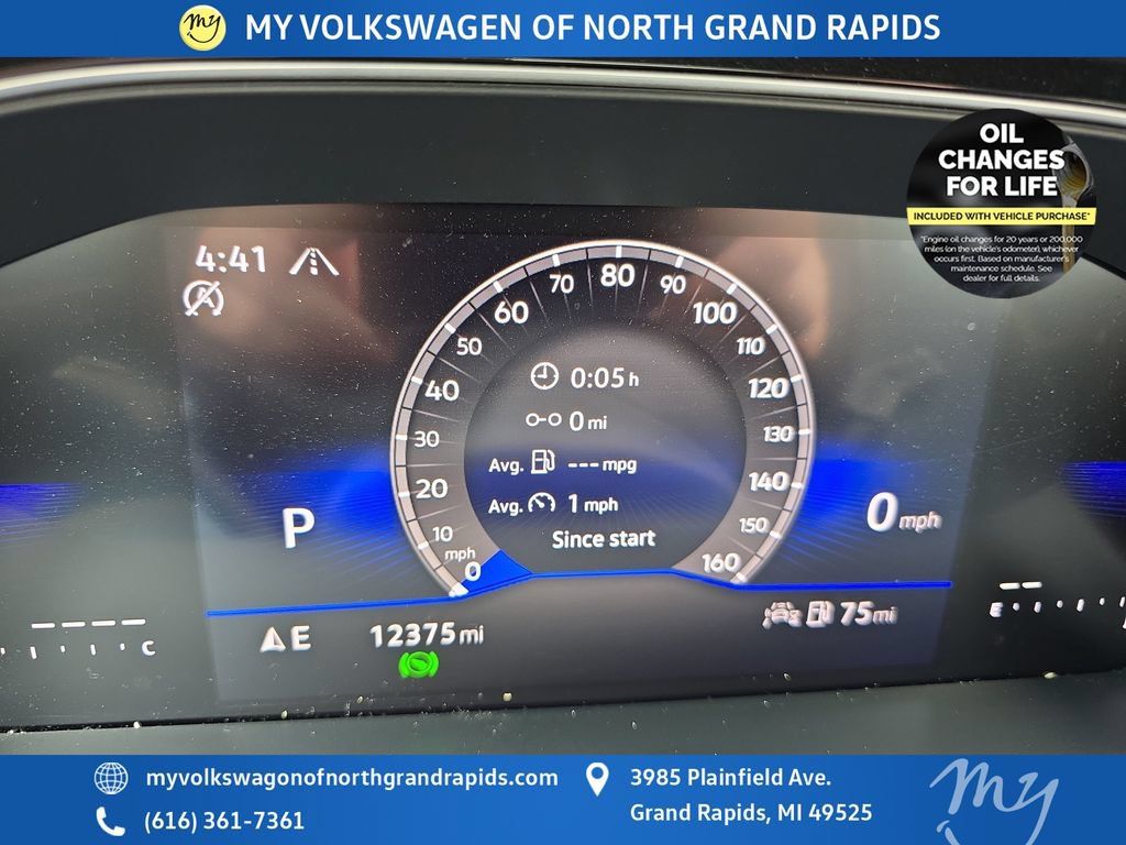 Used 2025 Volkswagen Jetta SE w/ Sunroof Package FWD image 19