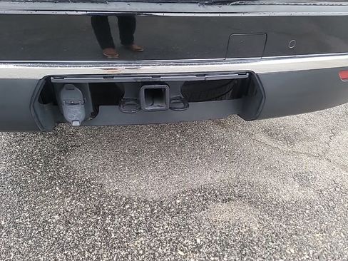 Used 2023 GMC Yukon SLT image 5