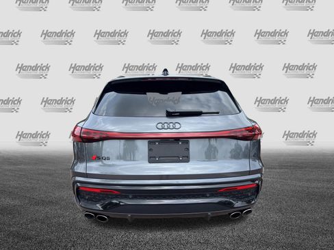 Used 2025 Audi SQ5 Premium Plus AWD/4WD image 9