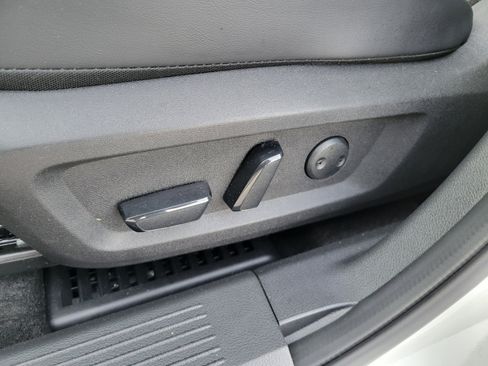 Used 2023 Nissan Rogue SV w/ SV Premium B Package image 17