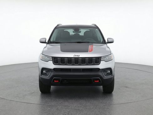 Used 2025 Jeep Compass Trailhawk AWD/4WD image 2
