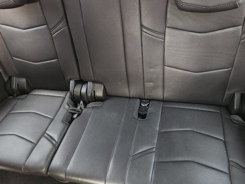 Used 2015 Cadillac Escalade ESV Luxury image 36