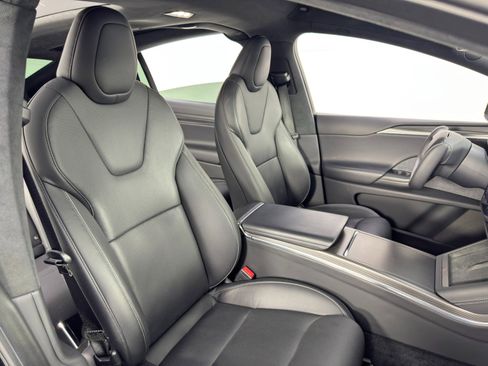 Used 2022 Tesla Model X Plaid image 40