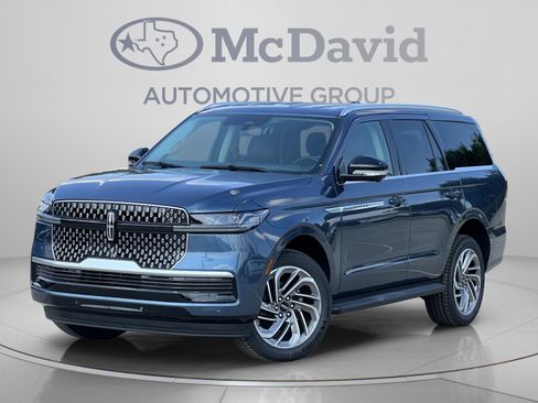 New 2027 Lincoln Navigator Premiere RWD image 1