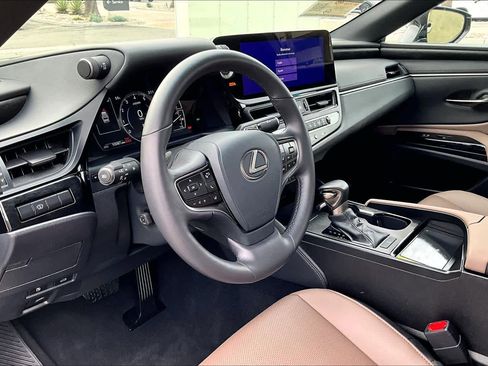 Used 2025 Lexus ES 350 w/ Premium Package image 16