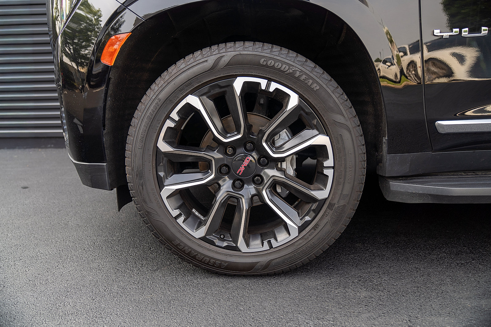Used 2022 GMC Yukon XL SLT w/ SLT Luxury Package AWD/4WD image 23