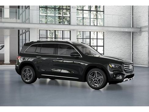 Used 2026 Mercedes-Benz GLB 250 4MATIC image 13
