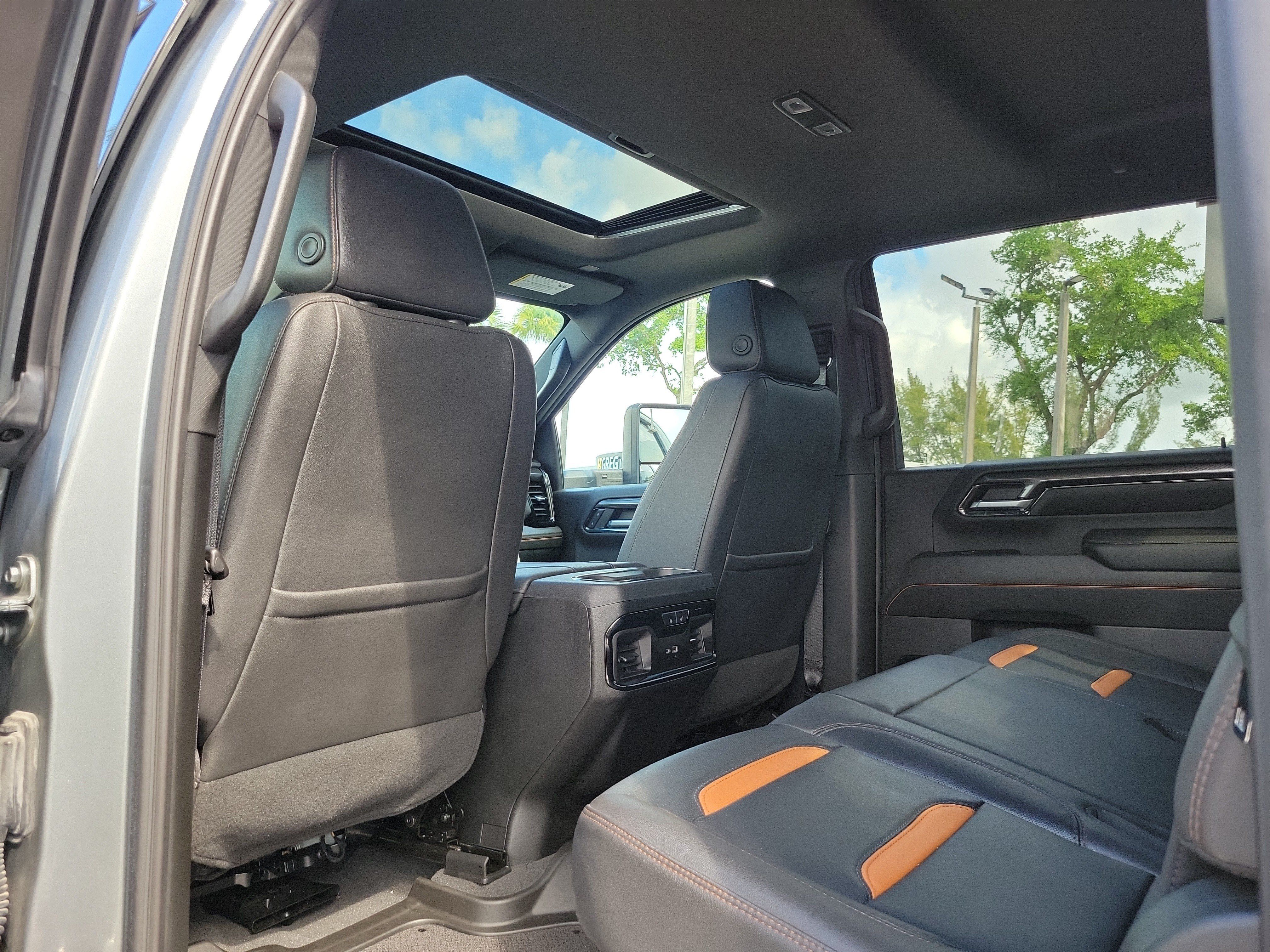 Used 2024 GMC Sierra 2500 AT4 w/ AT4 Premium Plus Package AWD/4WD image 14