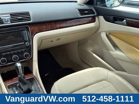 Used 2012 Volkswagen Passat 2.5 SEL FWD image 25