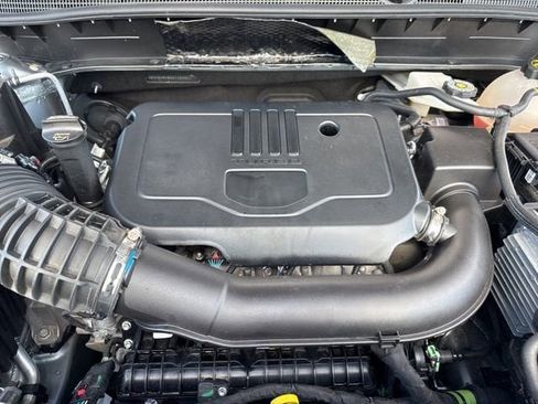 Used 2025 Chevrolet Blazer LT AWD/4WD image 33