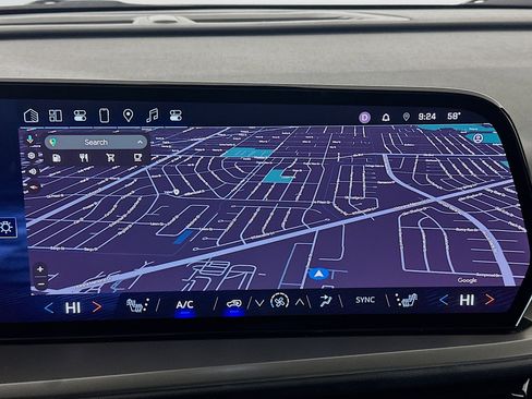 Used 2025 Chevrolet Traverse LT image 22