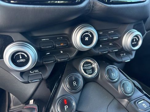 Used 2020 Aston Martin V8 Vantage Coupe RWD image 16
