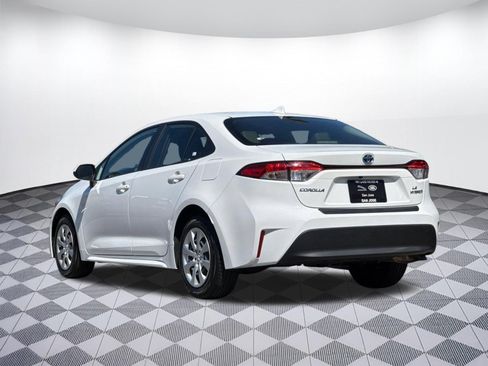 Used 2024 Toyota Corolla LE FWD image 3