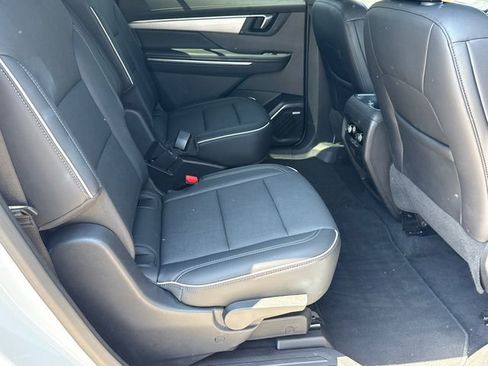 Used 2025 Buick Enclave Preferred FWD image 15