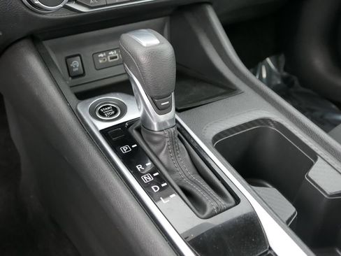 Used 2024 Nissan Sentra SV FWD image 21