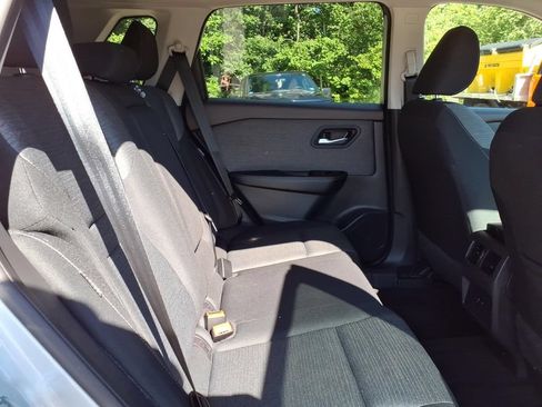 Used 2023 Nissan Rogue SV AWD/4WD image 11