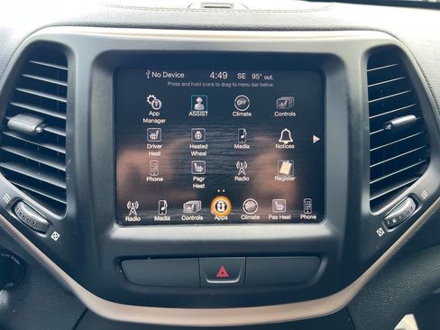 Used 2016 Jeep Cherokee Latitude w/ Cold Weather Group AWD/4WD image 36