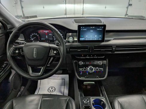 Used 2022 Lincoln Corsair AWD w/ Premium Package image 18