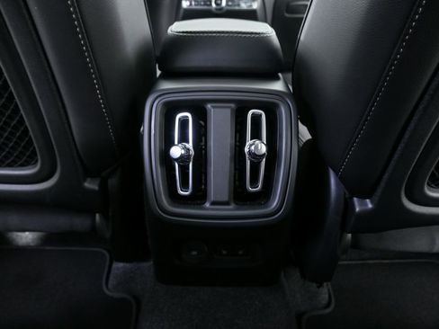 Certified 2025 Volvo XC40 B5 Plus image 20