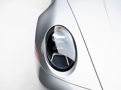 Used 2024 Porsche 911 Carrera RWD image 11