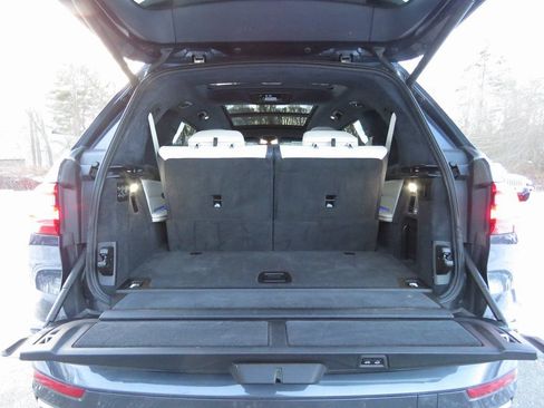 Used 2019 BMW X7 xDrive50i w/ Executive Package image 18