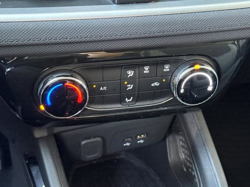 Used 2025 Chevrolet TrailBlazer LT FWD image 19