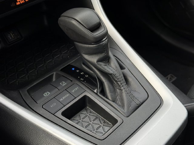 Used 2023 Toyota RAV4 LE FWD image 19