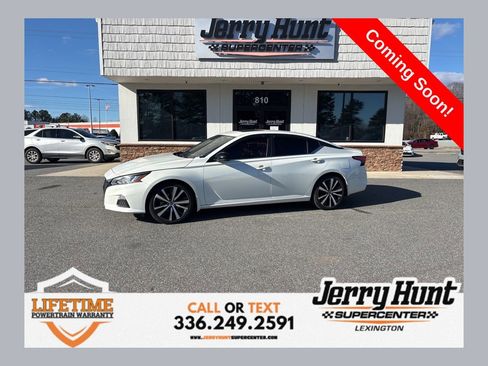 Used 2022 Nissan Altima 2.0 SR image 1
