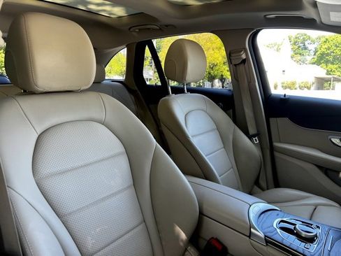 Used 2018 Mercedes-Benz GLC 300 image 30