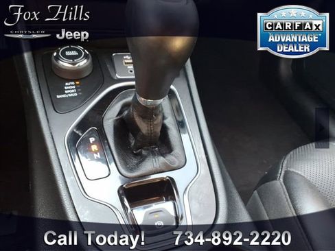 Certified 2023 Jeep Cherokee Altitude Lux image 23