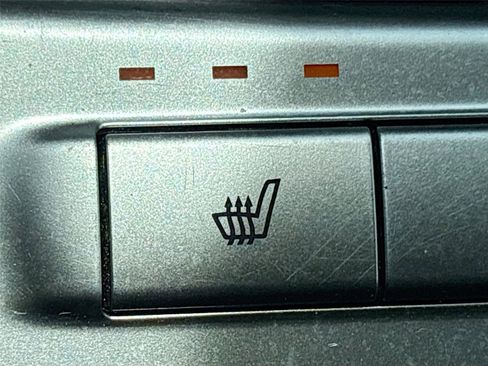 Used 2025 Kia Carnival FWD image 20