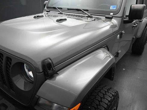 Used 2021 Jeep Gladiator Sport AWD/4WD image 18