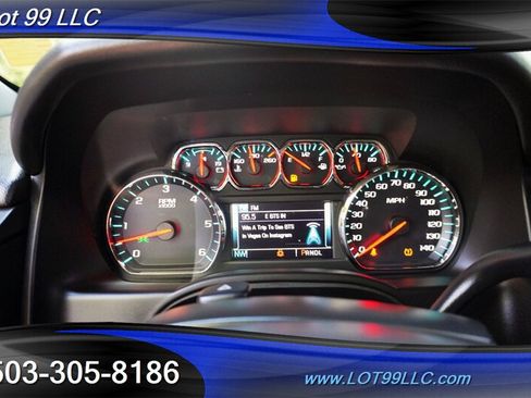 Used 2018 Chevrolet Suburban LT AWD/4WD image 21