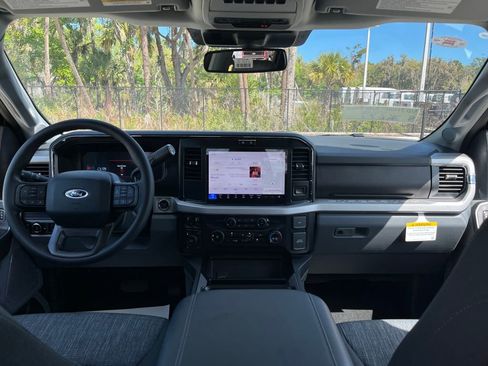New 2026 Ford F250 XLT w/ XLT Premium Package AWD/4WD image 8