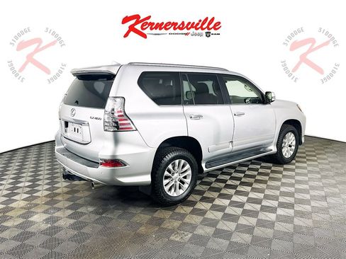 Used 2017 Lexus GX 460 image 7