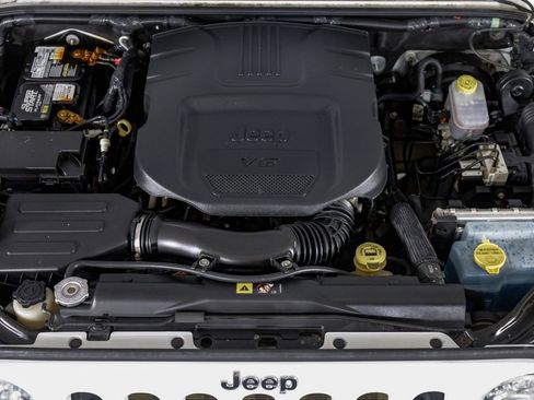 Used 2018 Jeep Wrangler Sport image 42