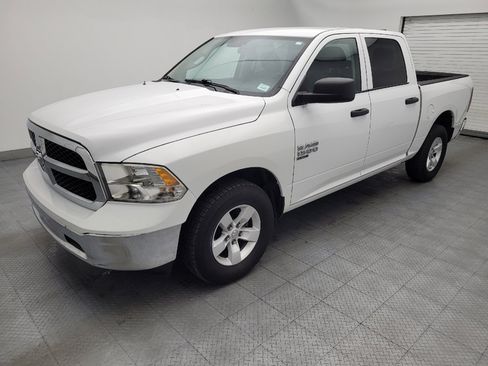 Used 2022 RAM 1500 Classic SLT RWD image 2