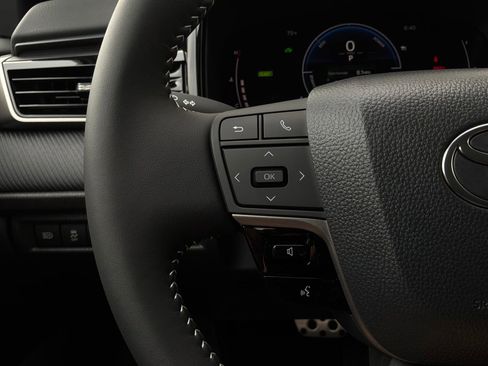 New 2026 Toyota Camry Hybrid FWD image 31