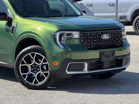 Used 2025 Ford Maverick Lariat w/ 4K Tow Package image 2