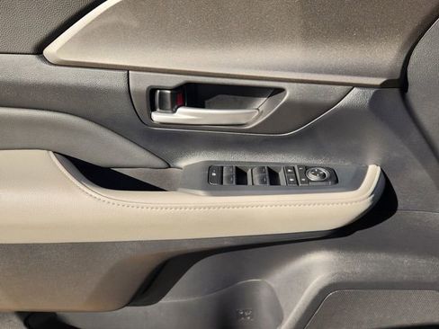 Used 2026 Toyota Grand Highlander XLE image 16